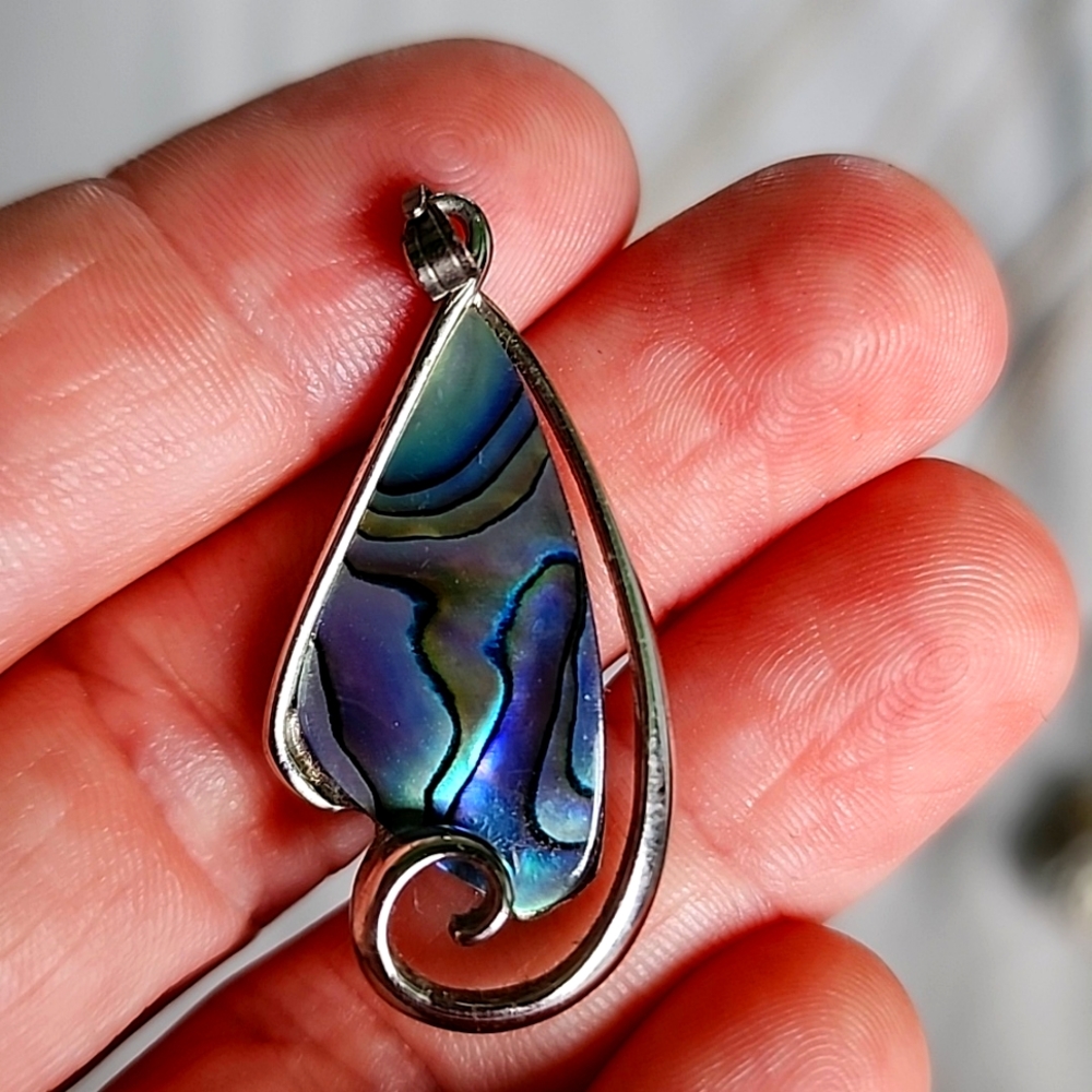 Abalone silver pendant